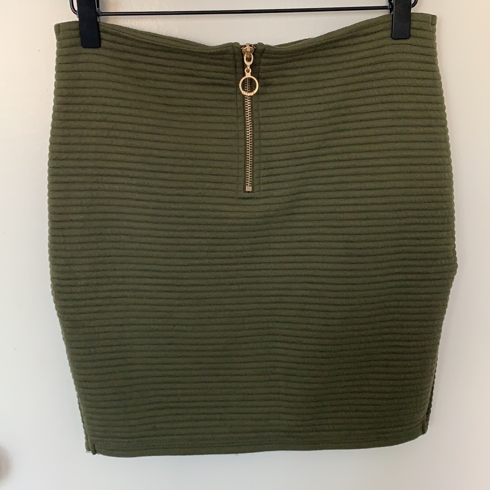 Green Ribbed Mini Skirt - Picture 3 of 3